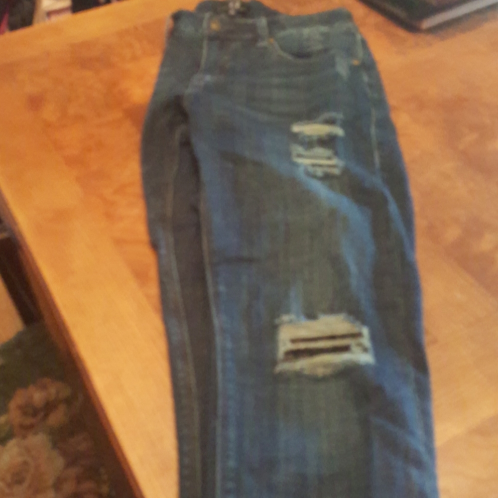 Giuliana Cropped/ cuffed/distressed Jeans - Picture 3 of 7